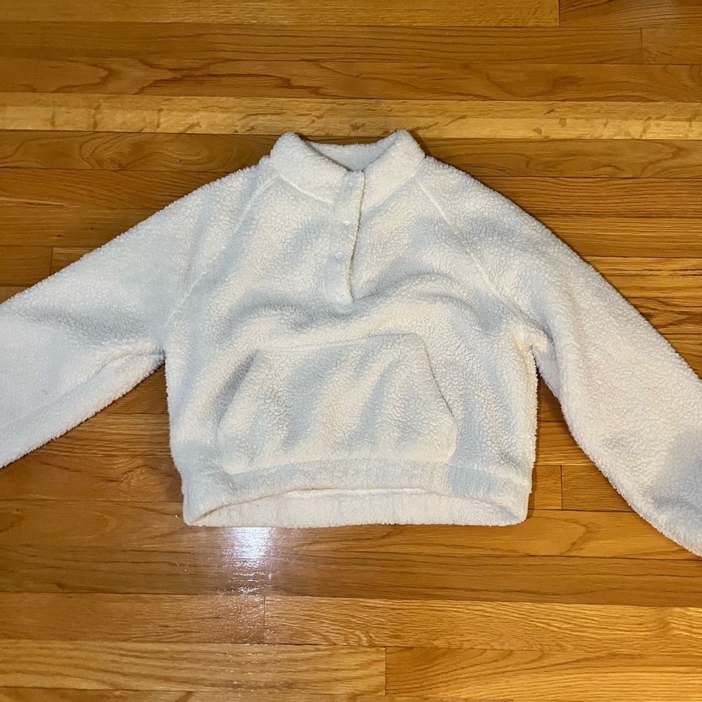 Aeropostale SIZE SMALL, fuzzy cropped jacket